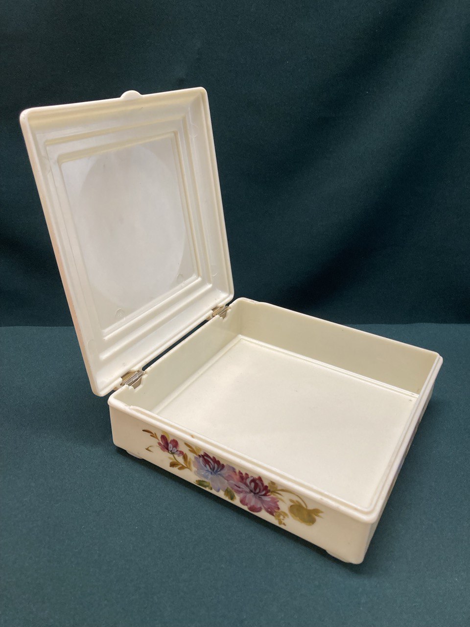 Шкатулки СССР. Винтаж. Разные размеры.