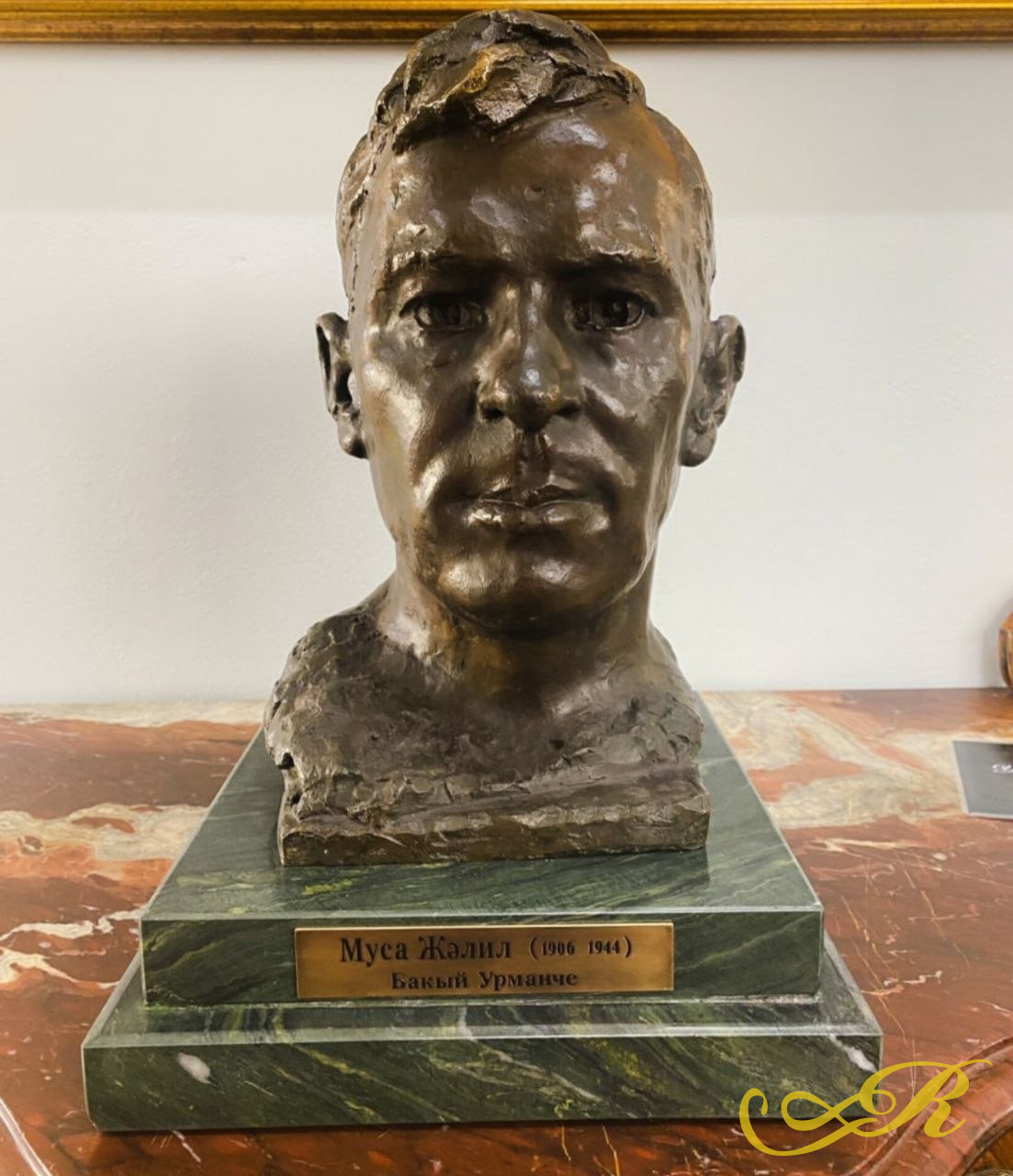 Бюст "Муса Джалиль", 1962 г.бронза, высота 30 см. Имеется экспертное заключение ГМИИ РТ Автор работы: Баки Урманче