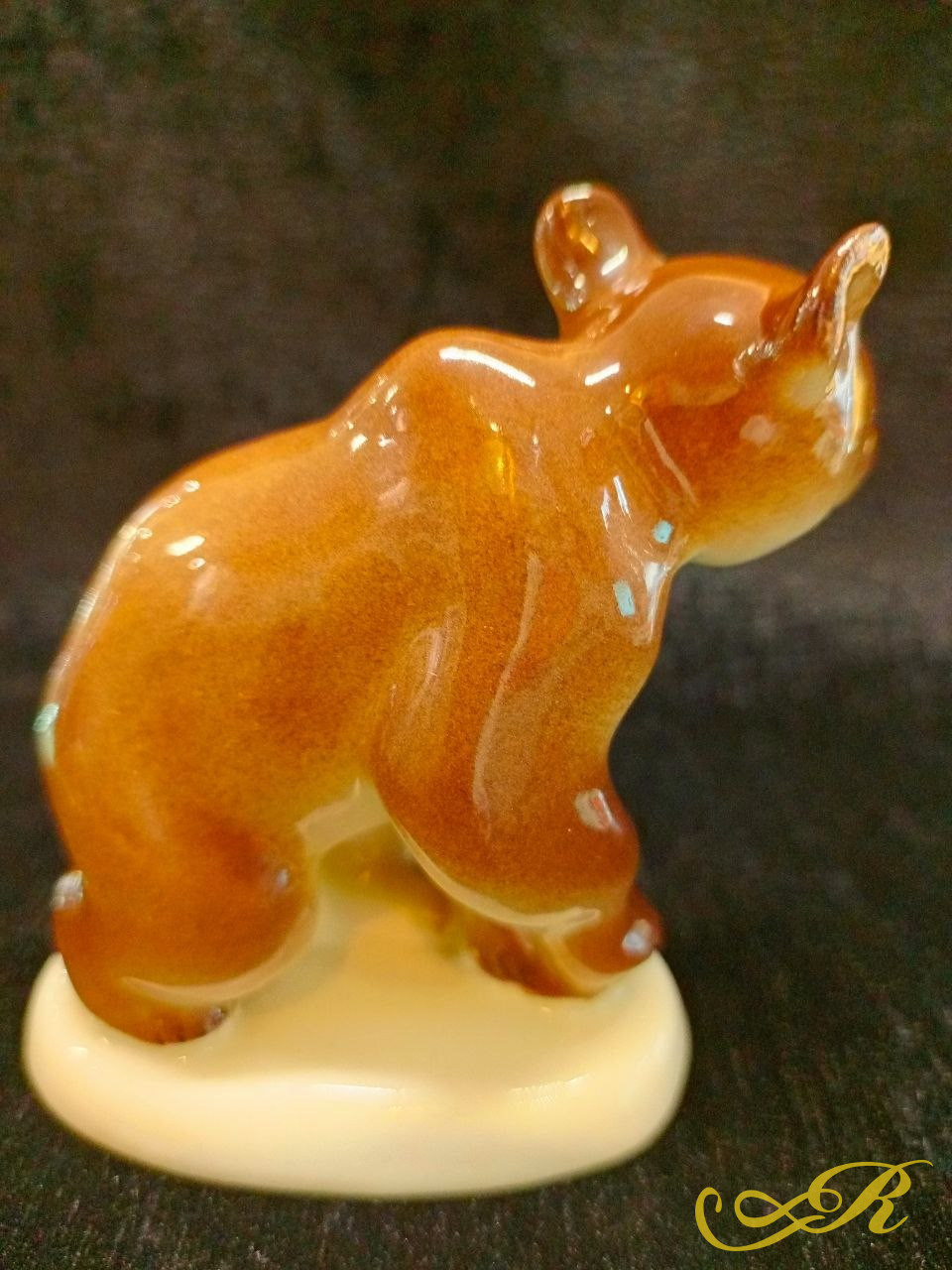  Фарфоровая статуэтка " Медвежонок присевший"(ЛФЗ) СССР. 1950-1980 гг. Роспись крытье