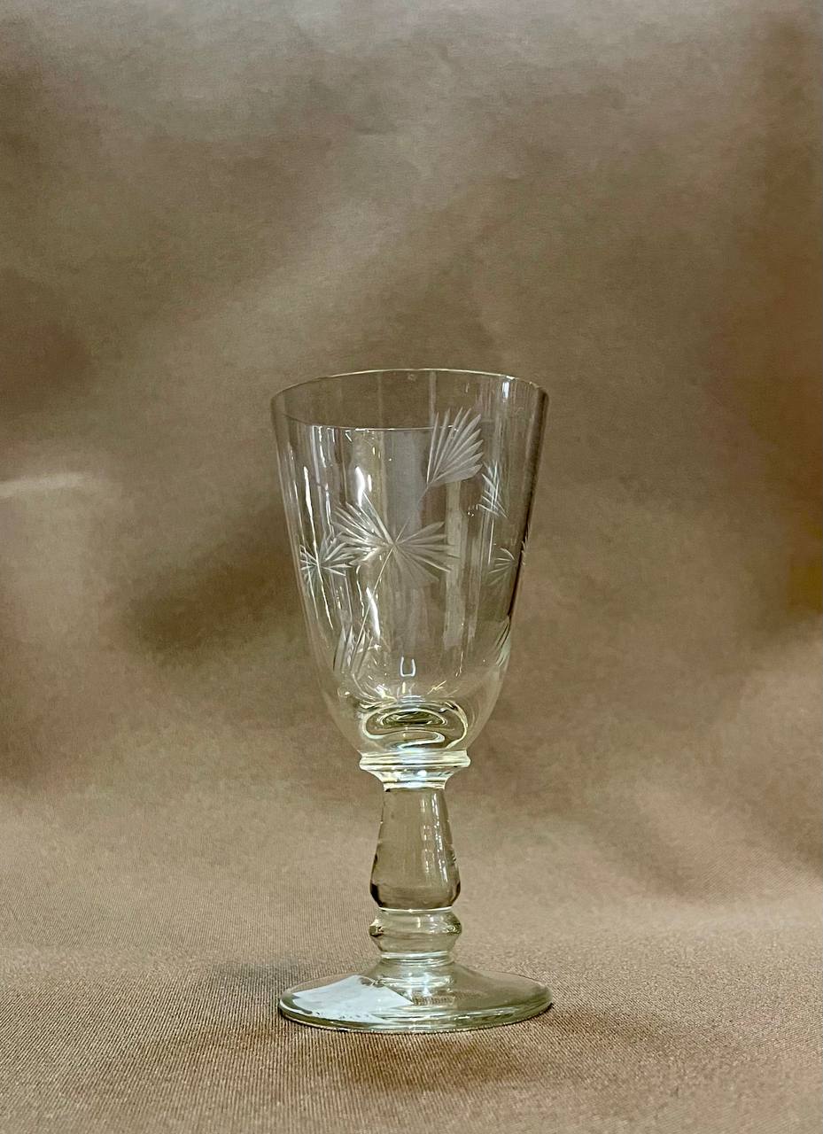 15. Рюмка, СССР, 50-70 г. ХХ в. (по верху заценки).