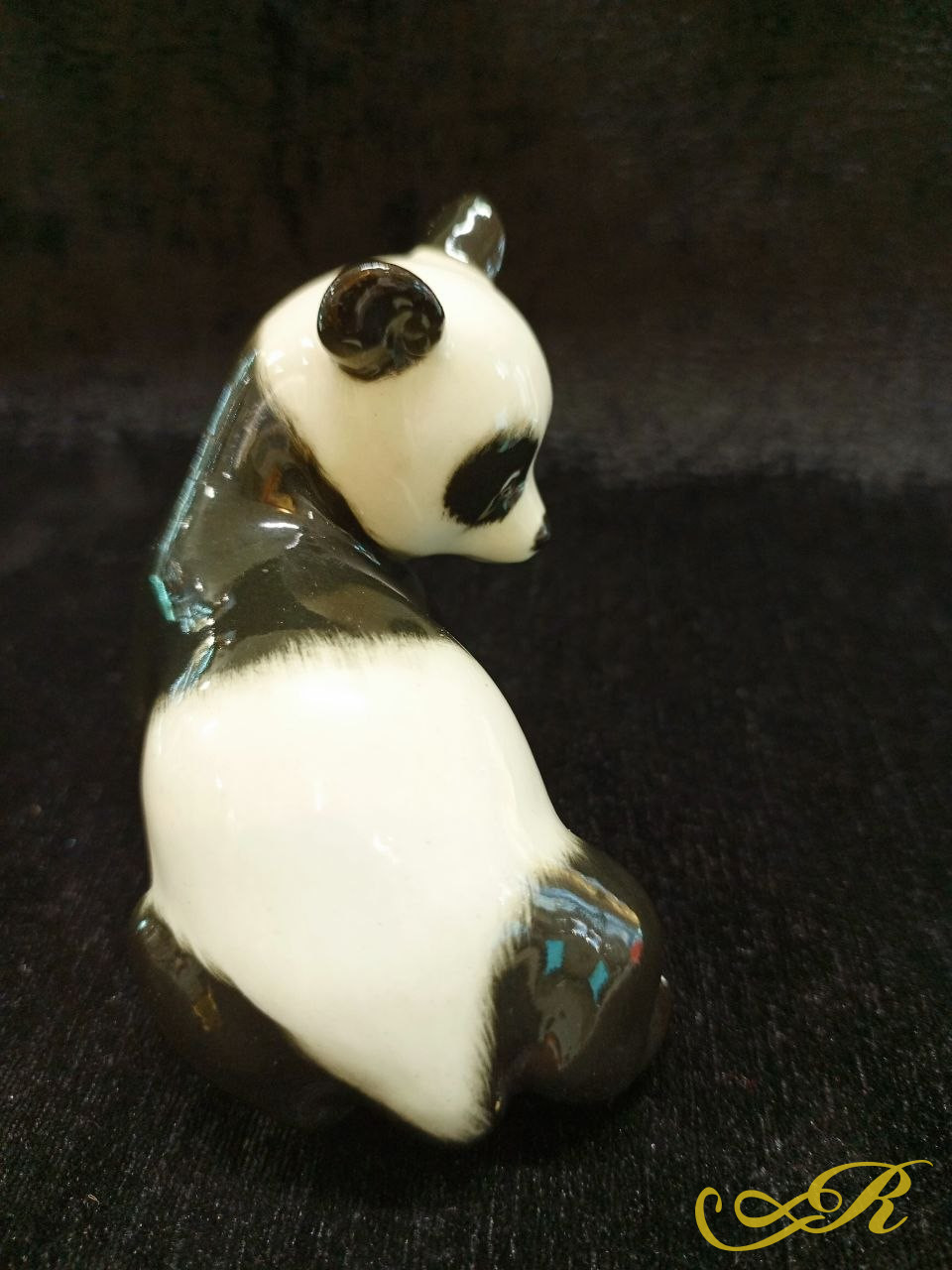 Фарфоровая скульптура " Медвежонок панда" ЛФЗ (Ленинградский фарфоровый завод). 1964г.Подглазурная роспись