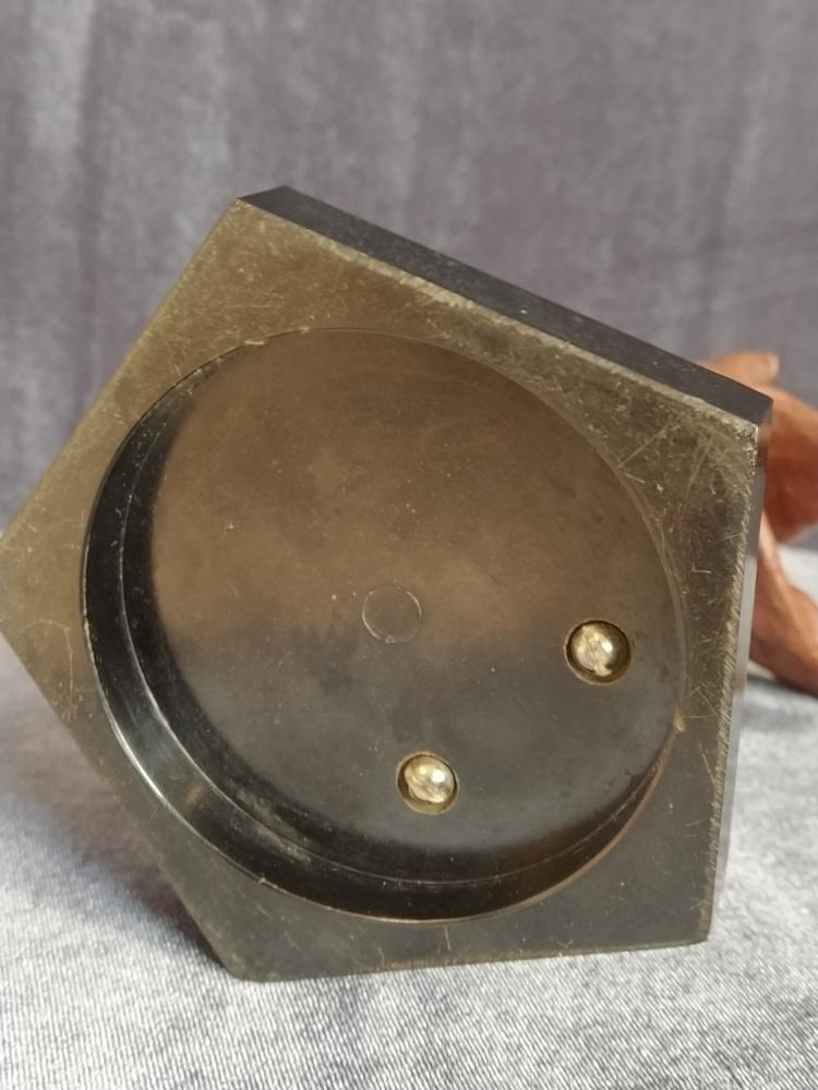 Статуэтка «Стратонавт» , чугун, высота 18.5 см