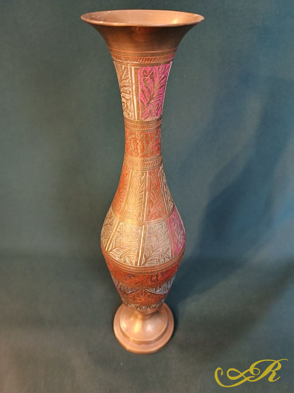  Винтажная Индийская  ваза из латуни с гравировкой и эмалью