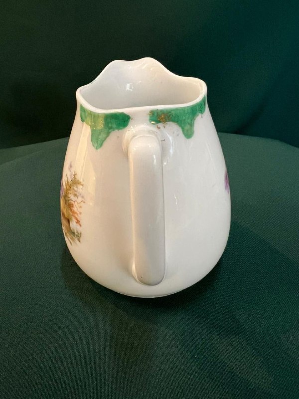 Фарфоровый молочник фабрика Гарднер Москва до 1917 года.