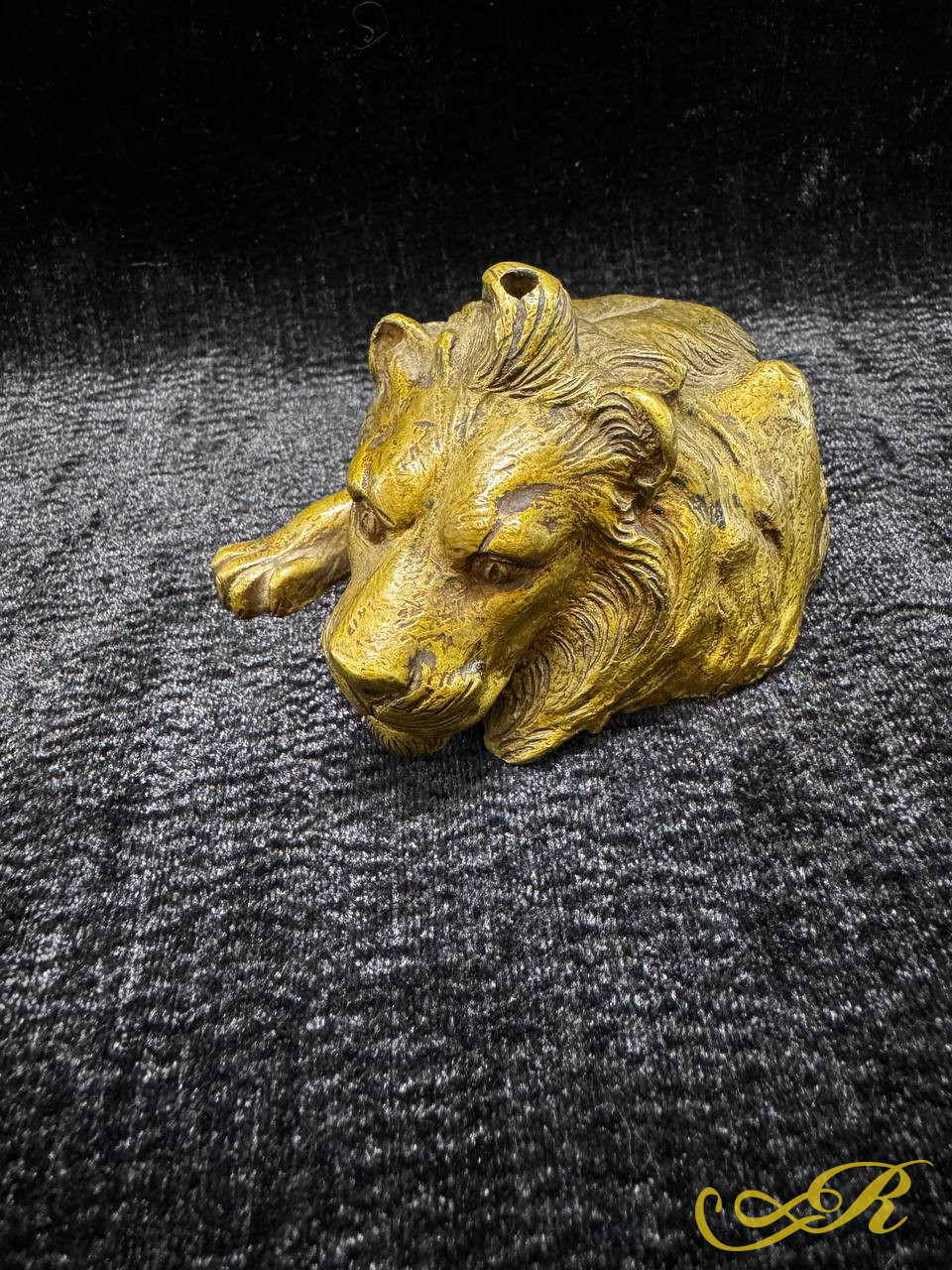  Бронзовый лев