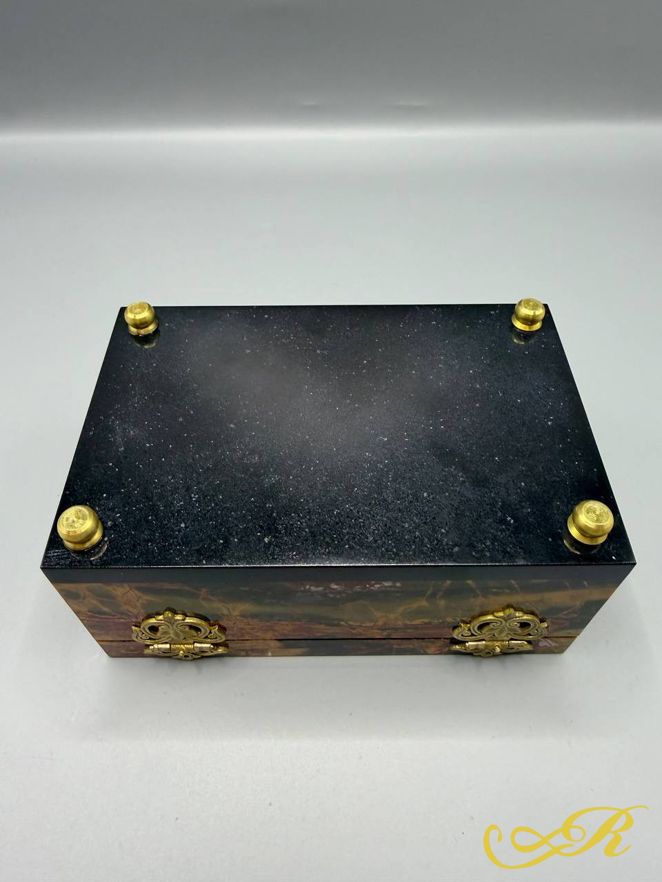  Шкатулка сибайская яшма (Пикассо), крепления бронза. Размер 14,5 х 10х7 см.