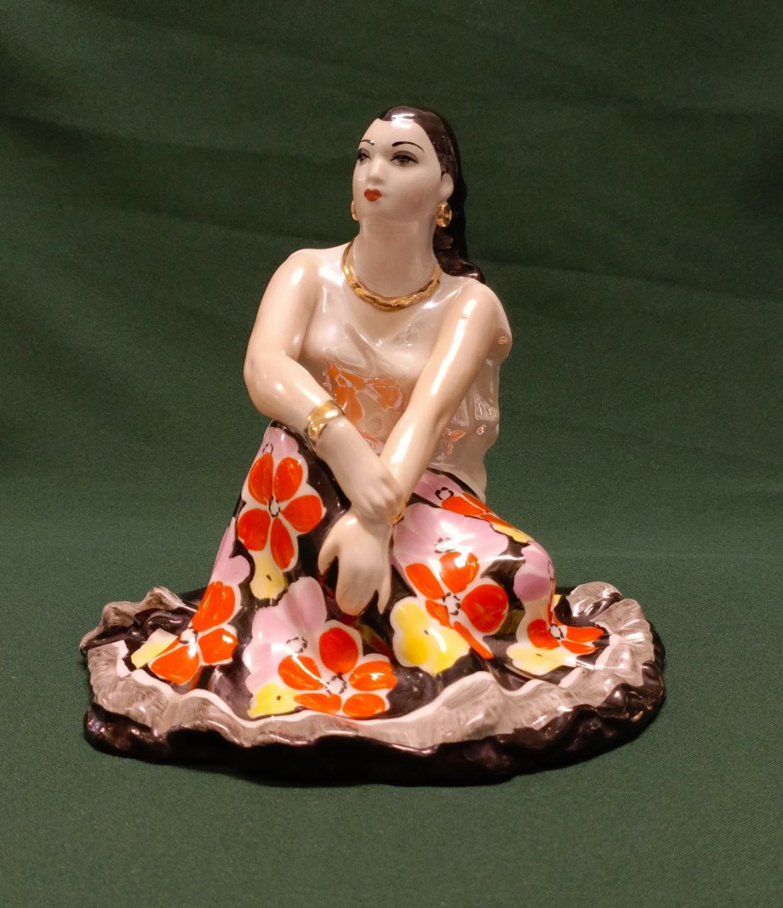 Статуэтка «Цыганка» Дулёво 1966г. H 18.5см