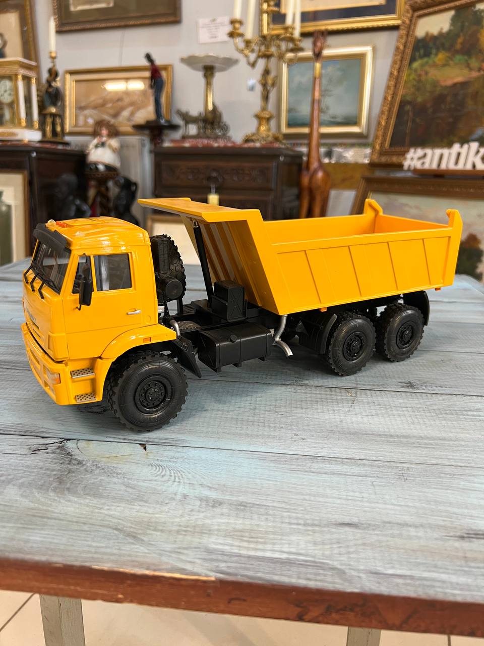 Модель "КАМАЗА" масштаб 1-12