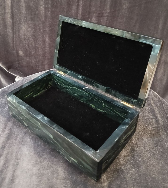 Шкатулка с выборками яшма (мулдакай + ташбулатовская) .