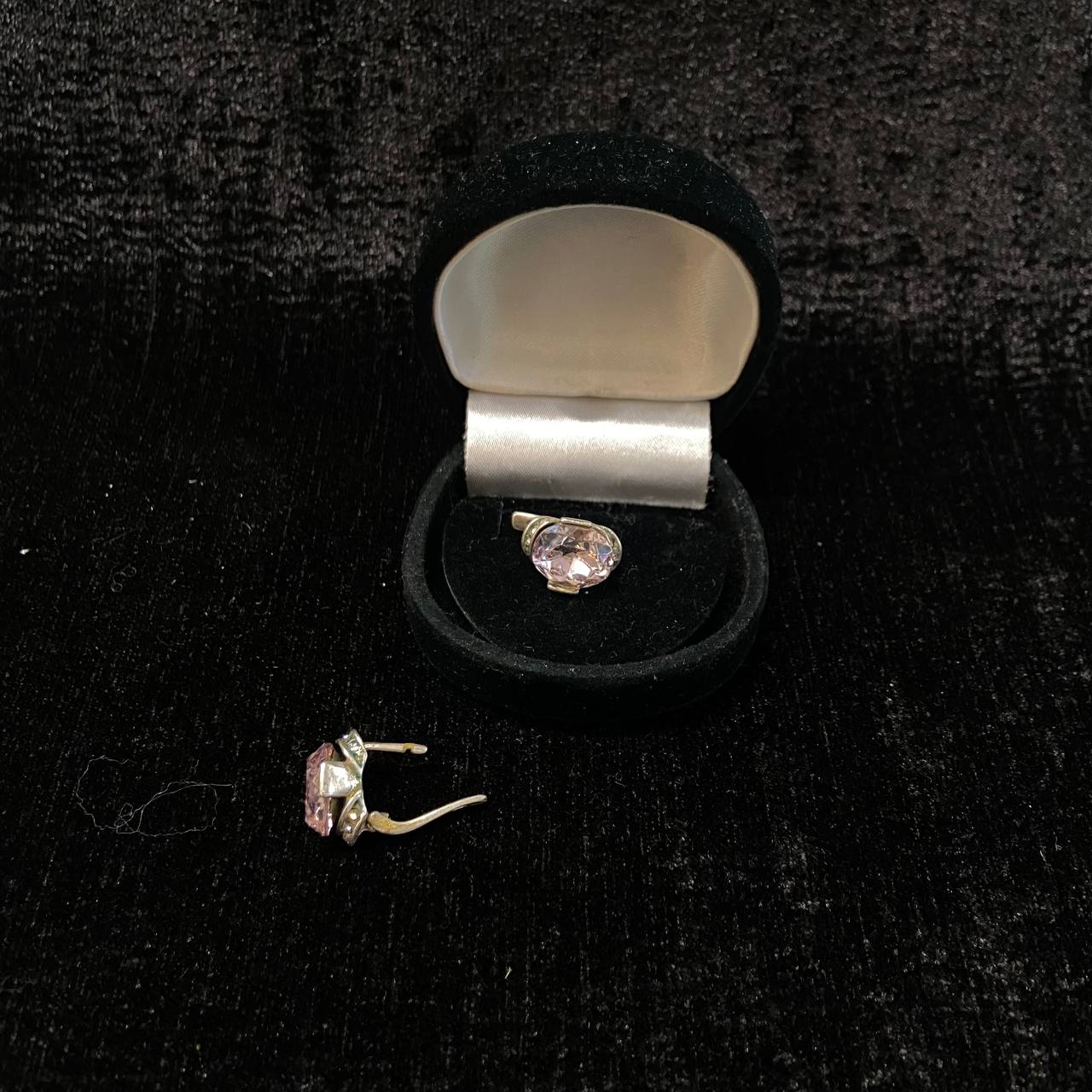 Серьги с камнем