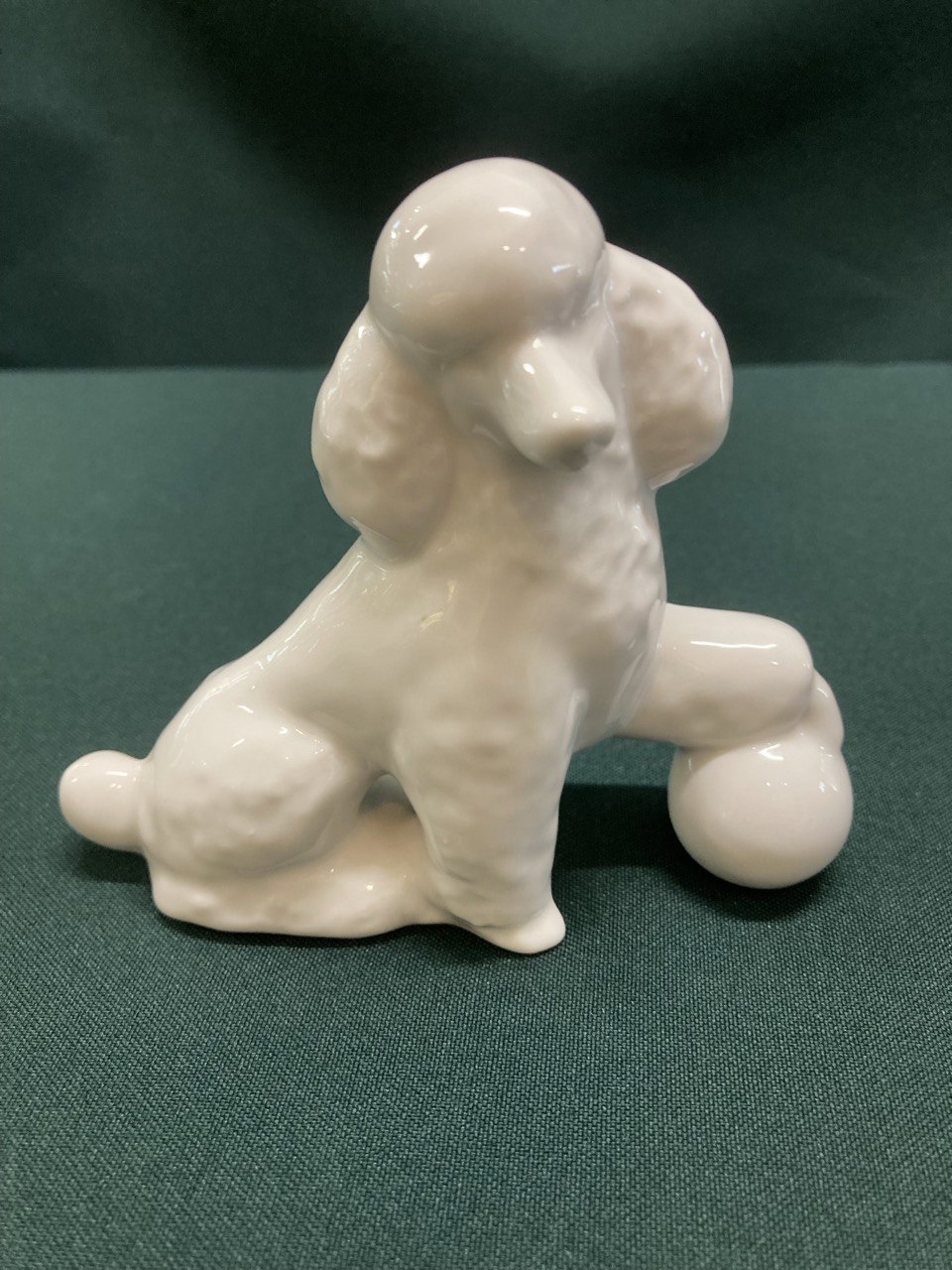 Фарфоровые фигурки " Собачки".