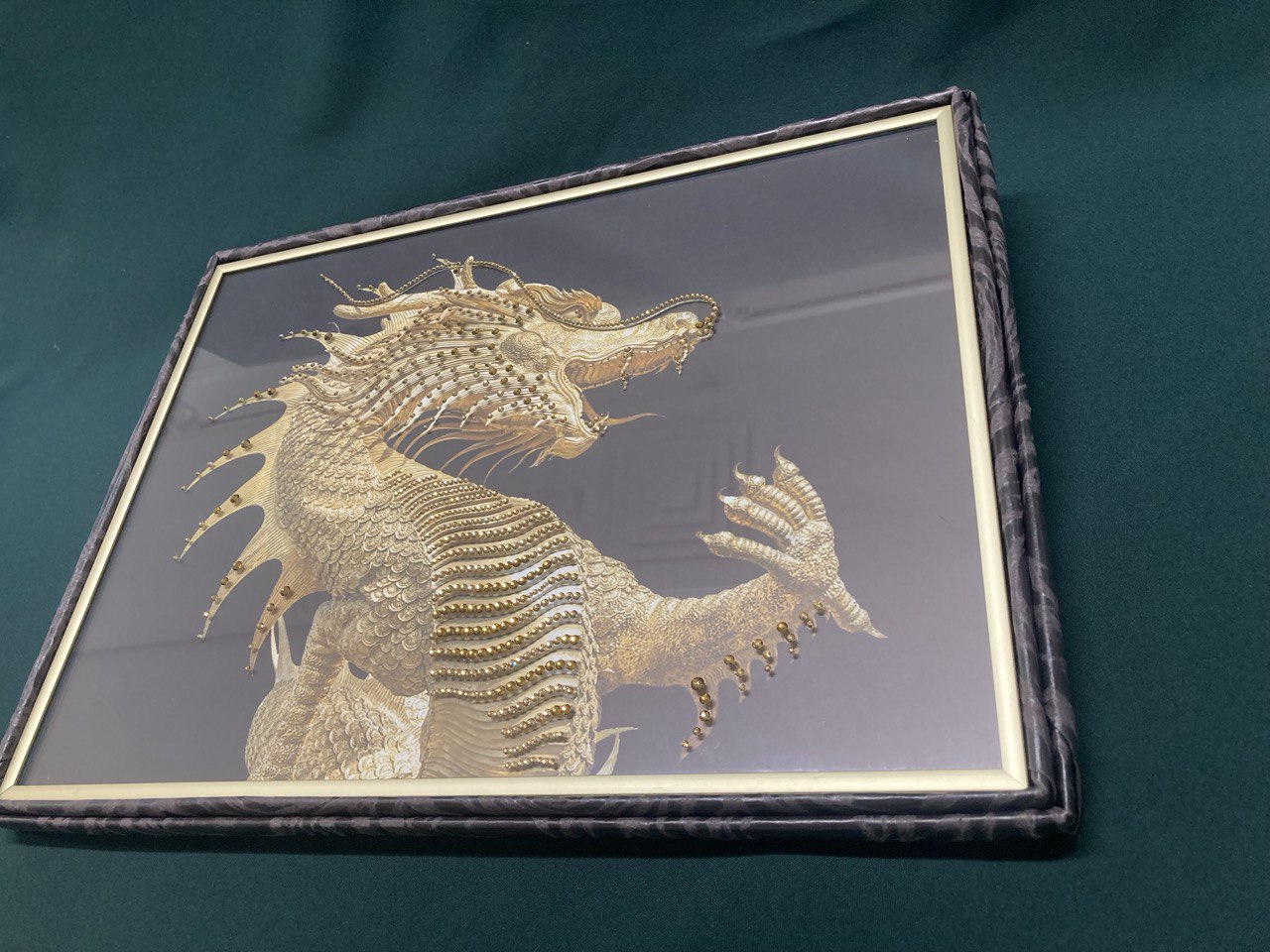 Панно Swarovski « Дракон» Размер 40 х 30.см.