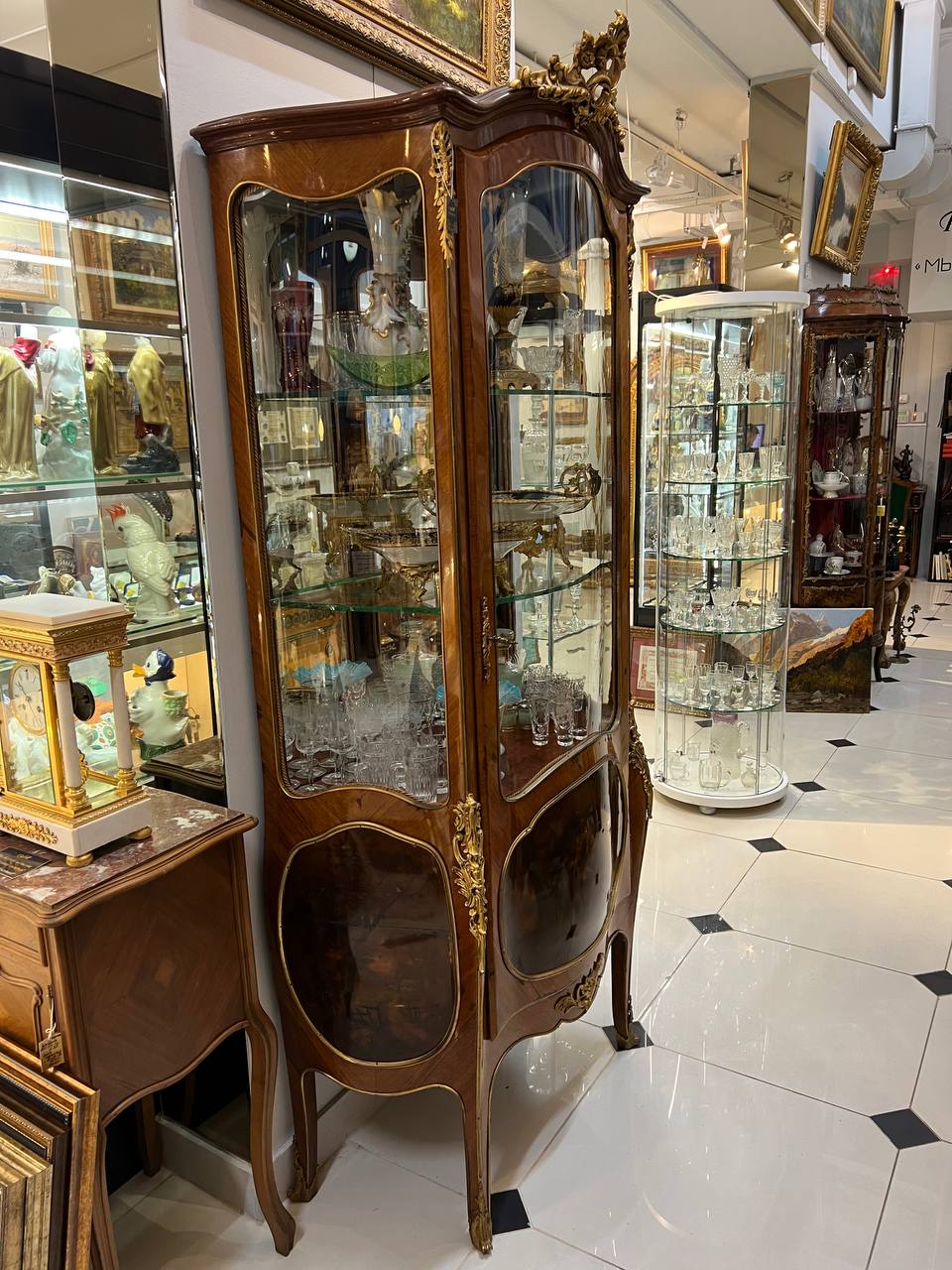 Витрина XIХ век, Франция