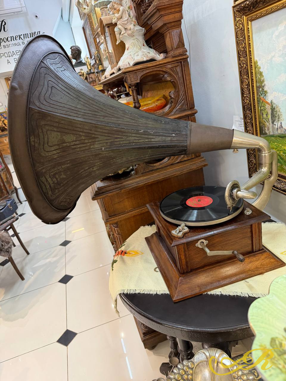  Граммофон Zonophone с большой трубой. США . Конец XIX-начало XX в.