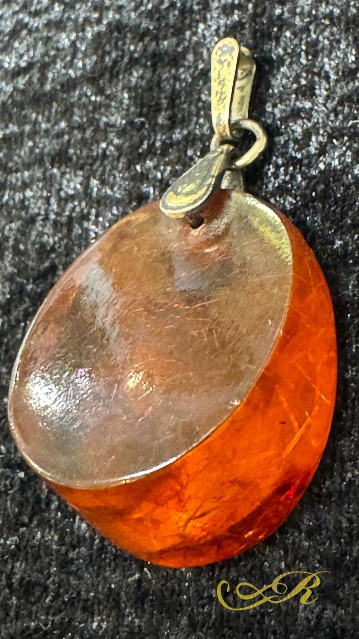 Подвеска серебро с янтарем, 875 пр.