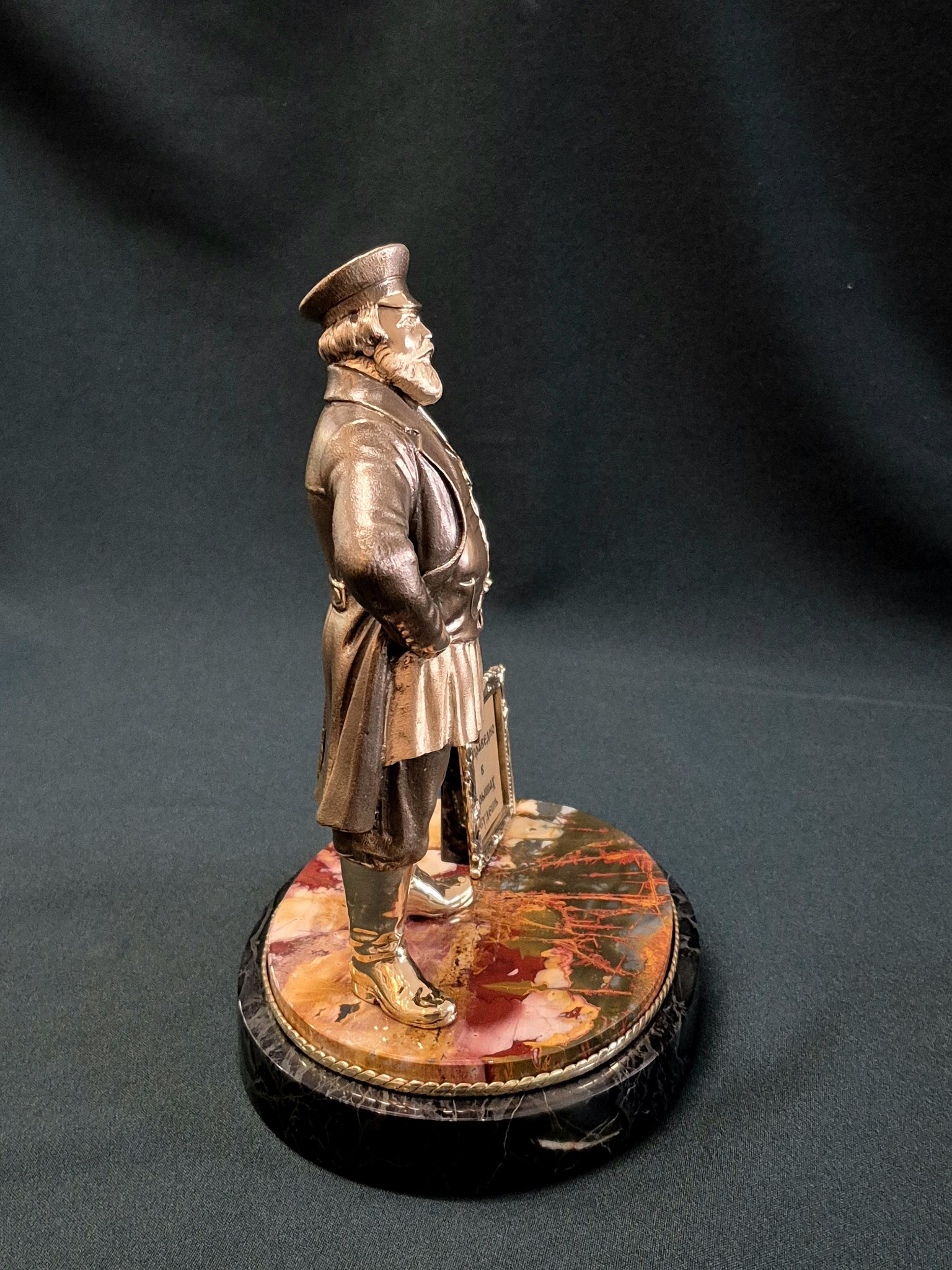 Скульптура "Купец". Бронза.