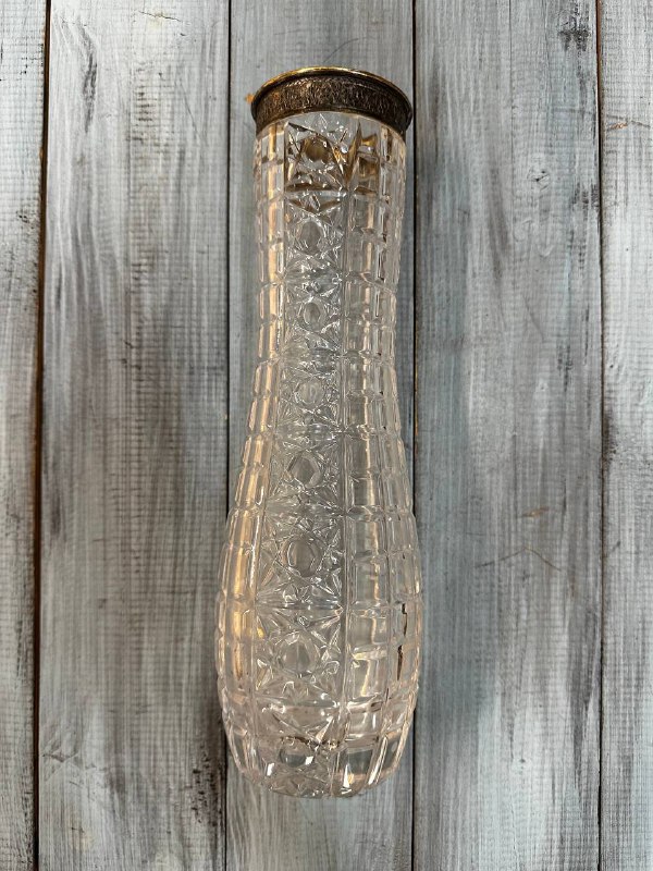 Ваза с серебряным горлышком