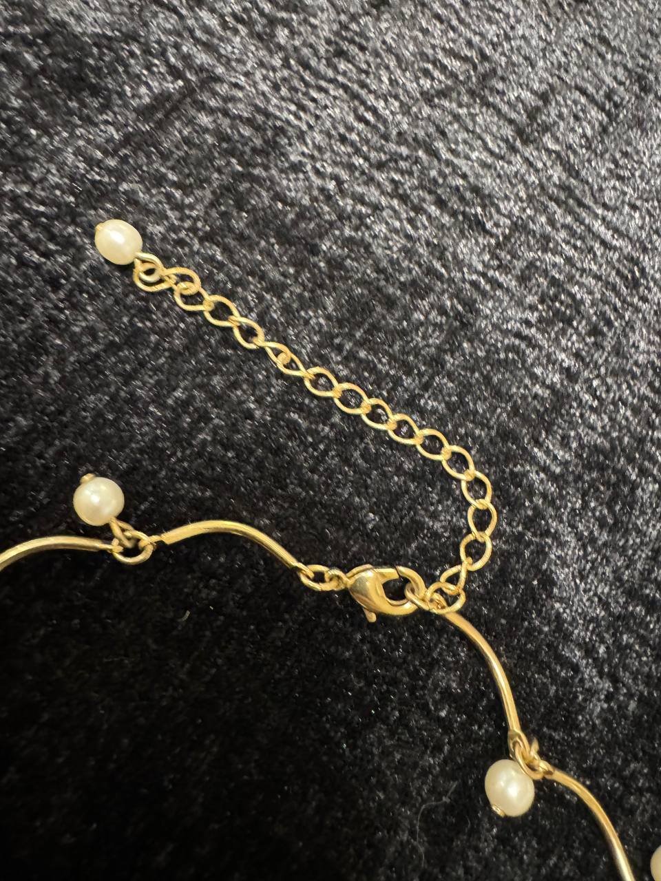 Чокер, латунь, позолота,жемчуг.