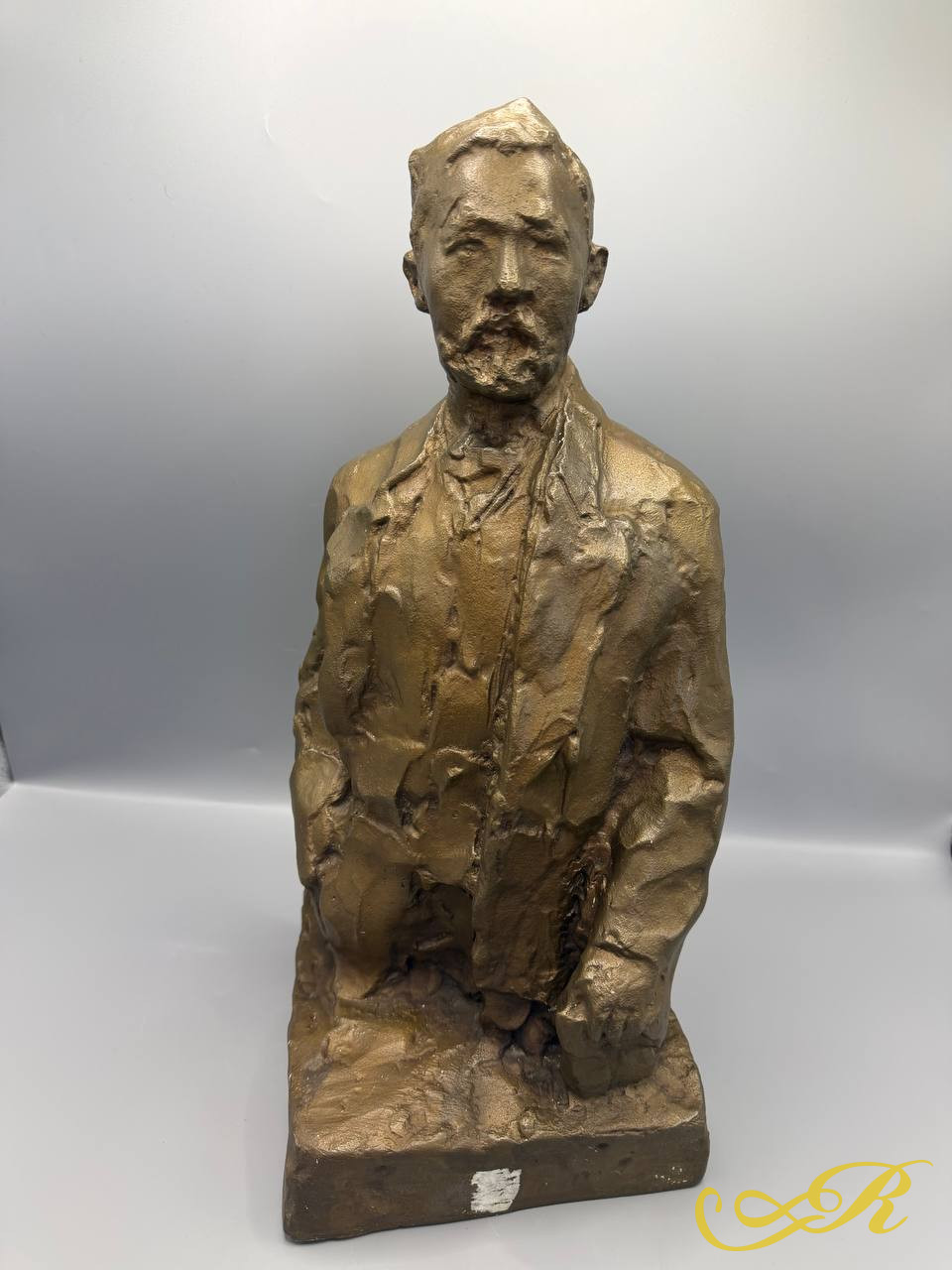 Музейная авторская работа «Дэрдменд», Баки Урманче (1897–1990),бронза. Высота с основанием 40 см.