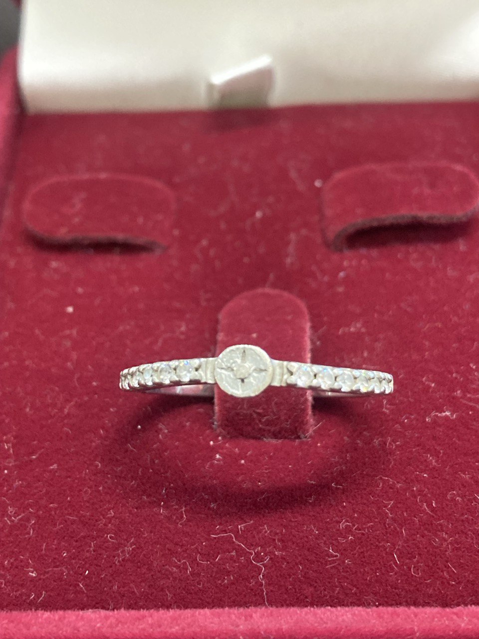 Кольцо серебро 1,5 гр. 18 размер.