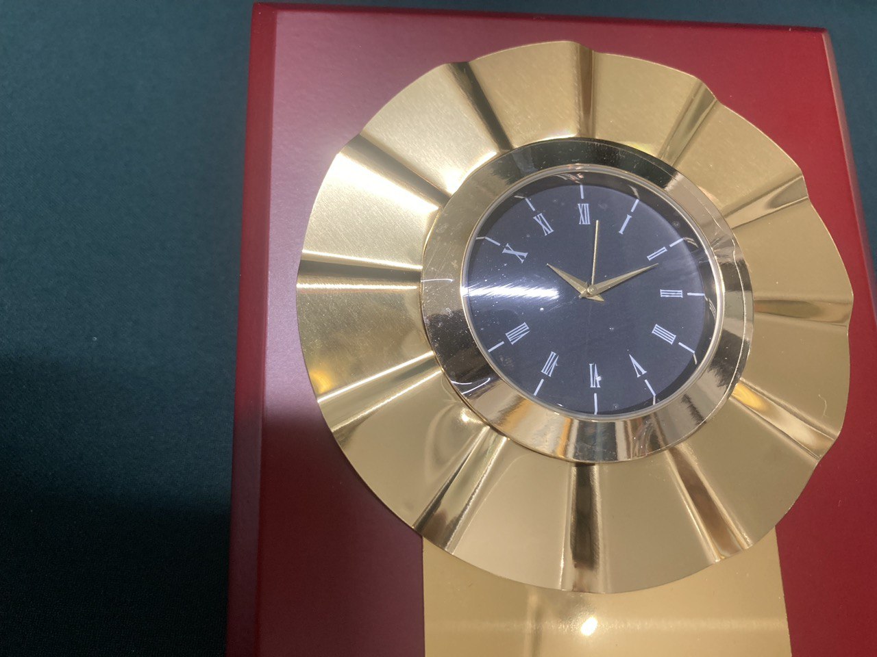 Часы настольные.