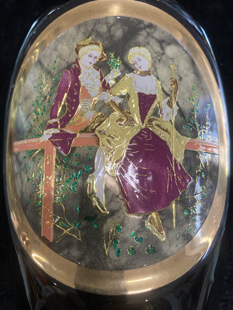 Ваза для цветов.  Япония. С использованием золота 24 карата.