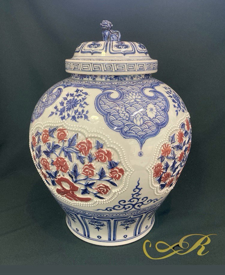Ваза напольная, с крышкой. Китай.