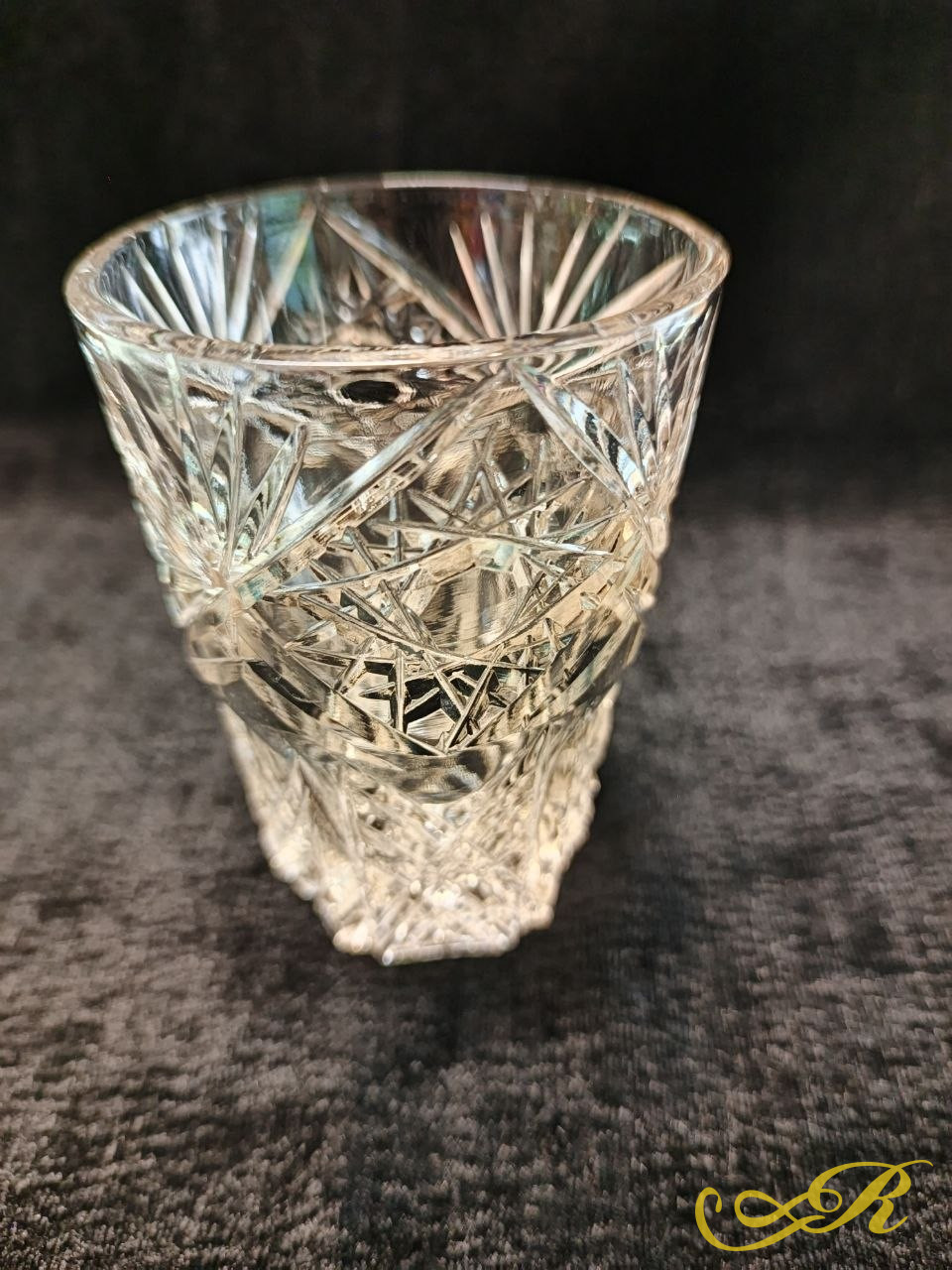  Стаканы хрусталь. Алмазная гравировка. СССР. Отличное состояние. В-9,5 см. ( цена за 1 стакан) в наличии 4 стакана.