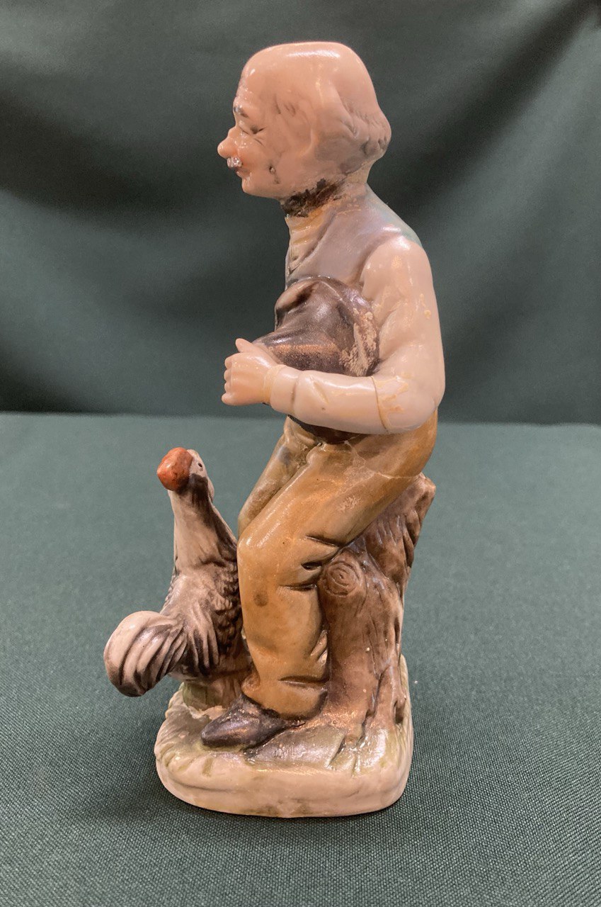 Статуэтка «Старичок с петухом»