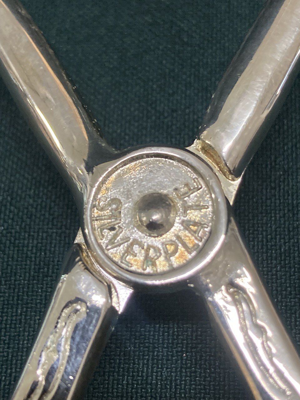 Щипцы сервировочные. Англия.