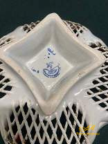 Фарфоровая вазочка для конфет, печенья. Кировский фаянсовый завод. СССР.