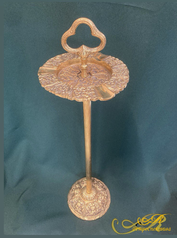 Пепельница напольная. Бронза. Испания.