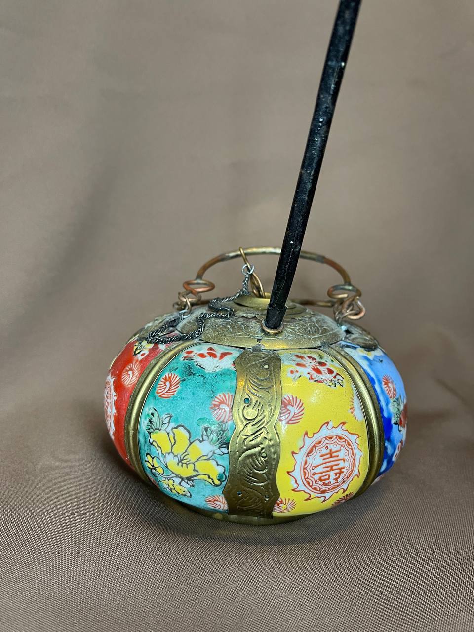 Фарфоровая  курильница для благовоний с иероглифами и рисунками, Китай