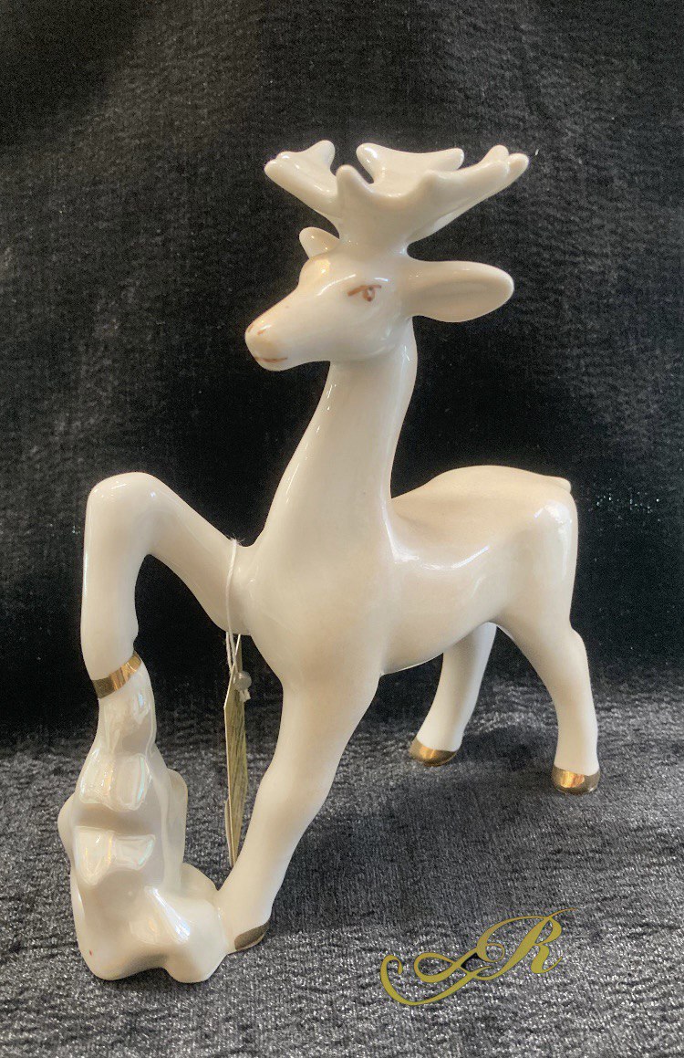 Фарфоровая фигурка "Олень"