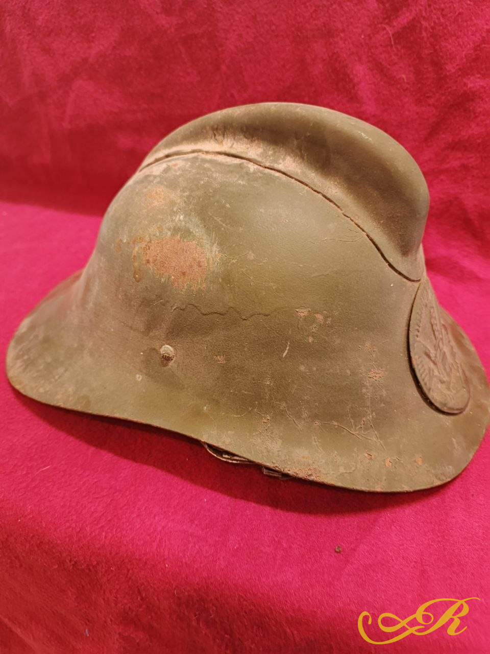 советская металлическая пожарная каска образца 1930–1950-х годов. 