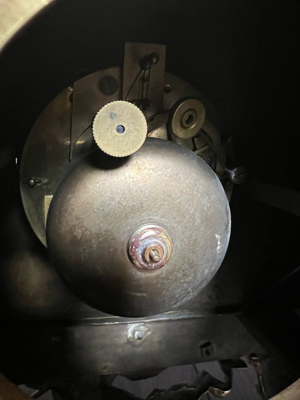 Часы каминные с канделябрами в стиле ампир. Франция. Бронза, золочение.