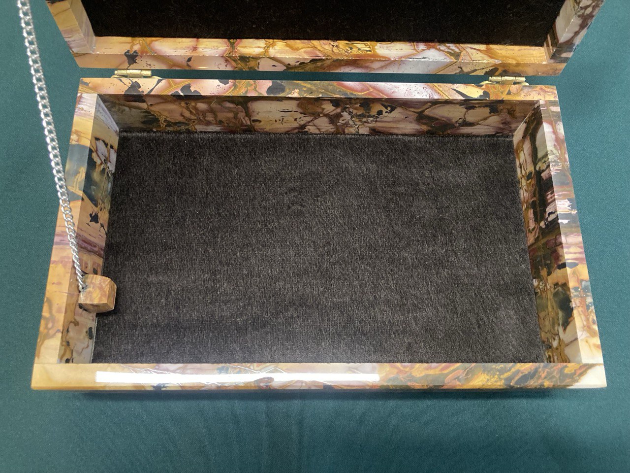 Шкатулка яшма " Пикассо".