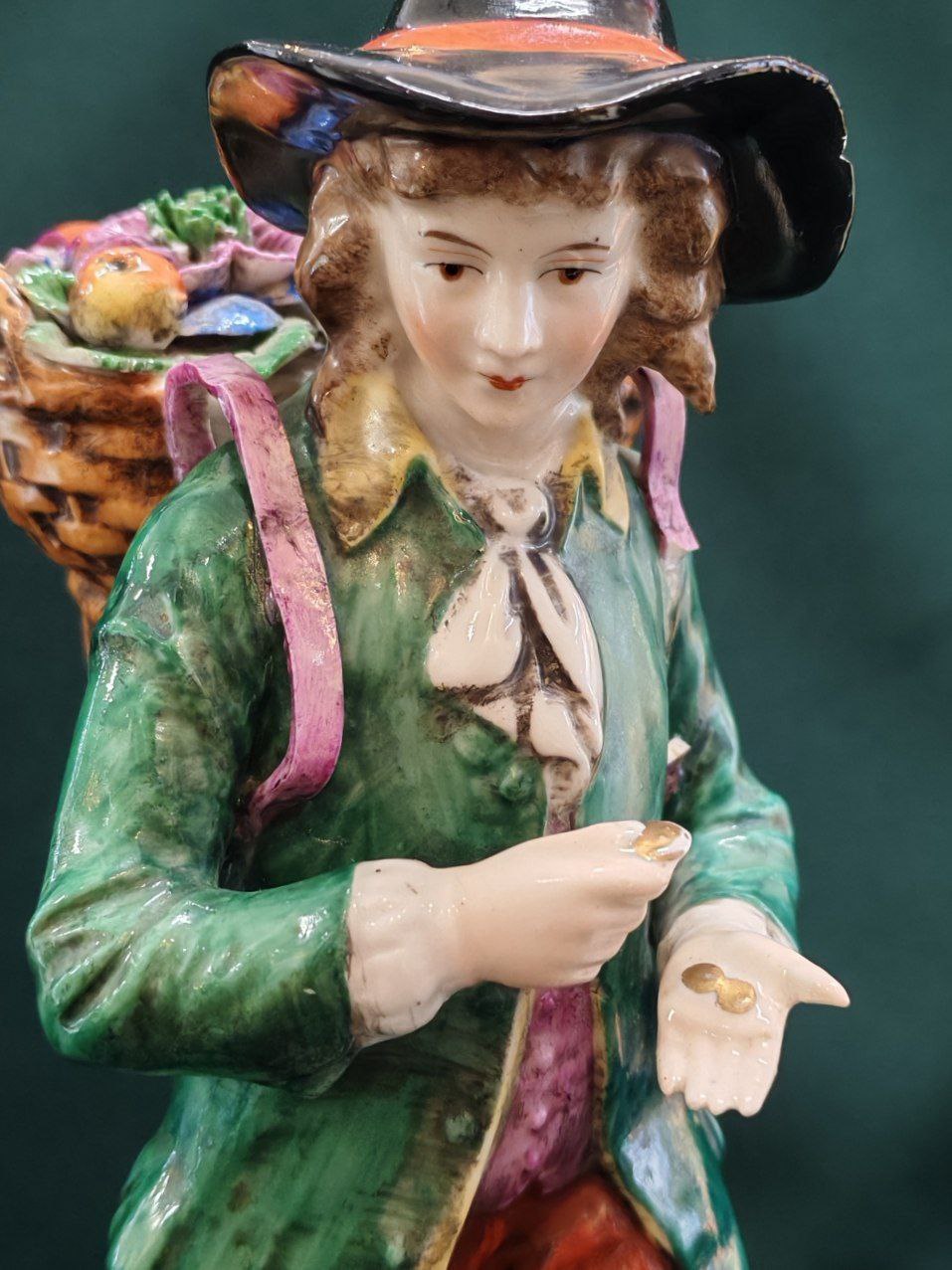 Статуэтка "Еврейский мальчик с цветами"