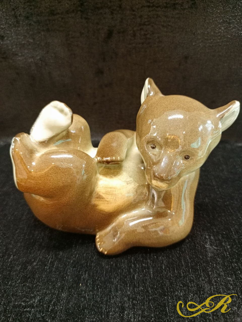  Фарфоровая статуэтка "Медвежонок лежащий" " Резвящийся мишка" ( ЛФЗ) Твердый фарфор Вторая половина ХХ века 1970-1980гг.