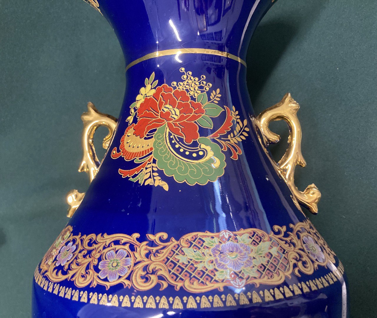 Ваза китайская. Высота 44 см см.