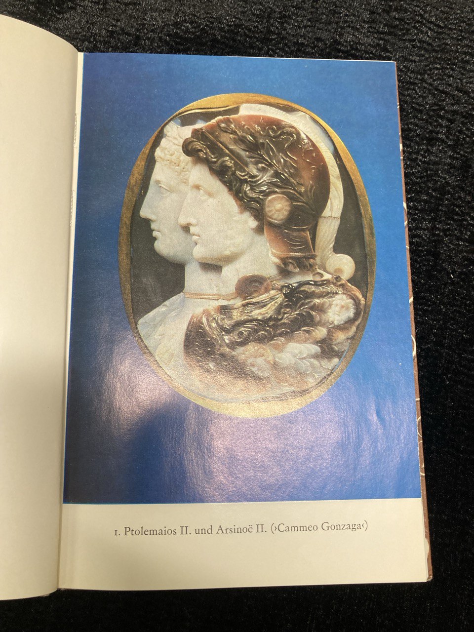 Antike kameen книга на немецком языке. 55 стр.