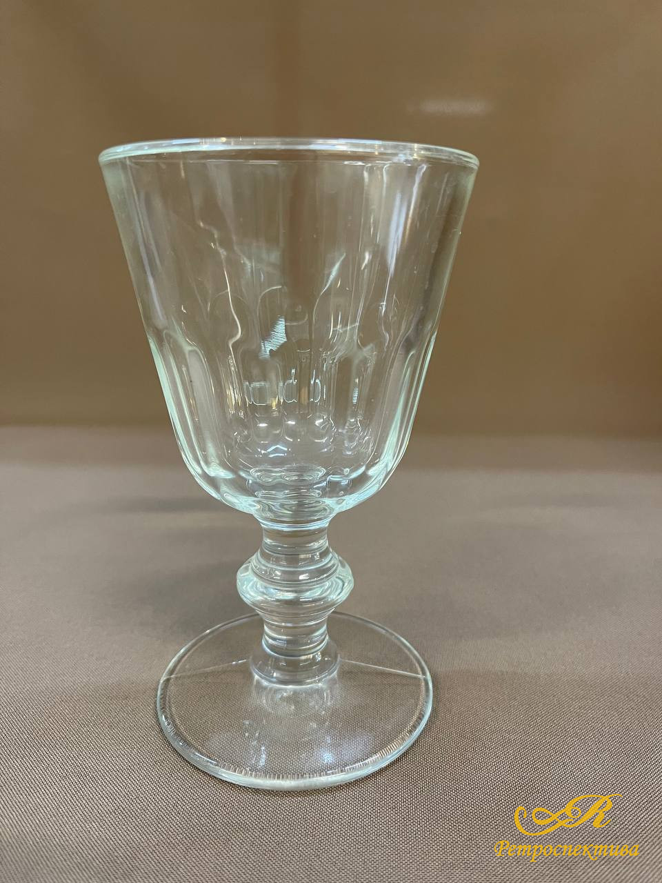Бокал, прессованное стекло, Франция 1960-70 года.