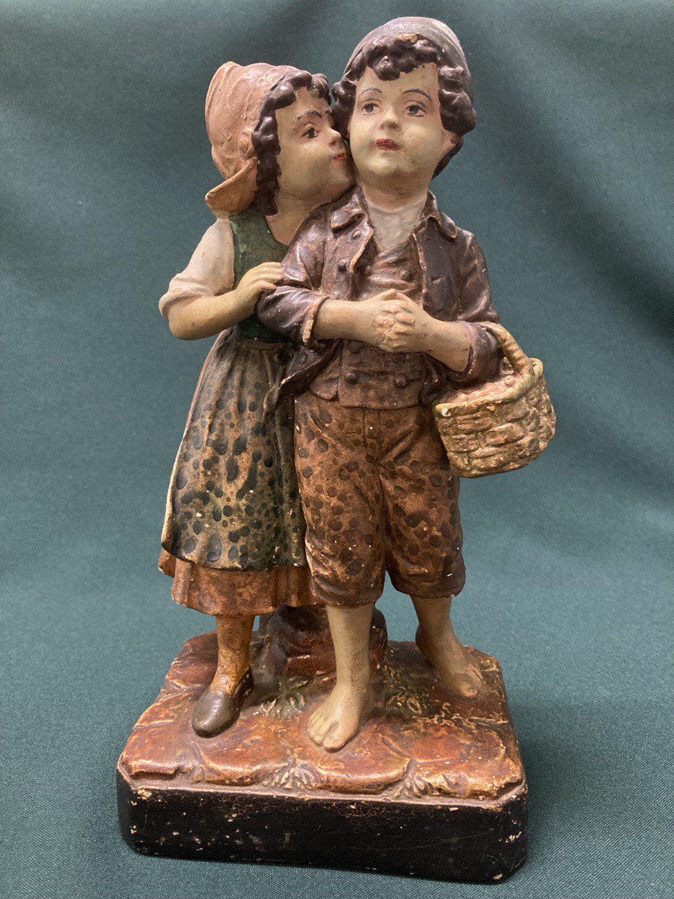 Гипсовая фигура "Дети шепчутся" Германия. 25 см.