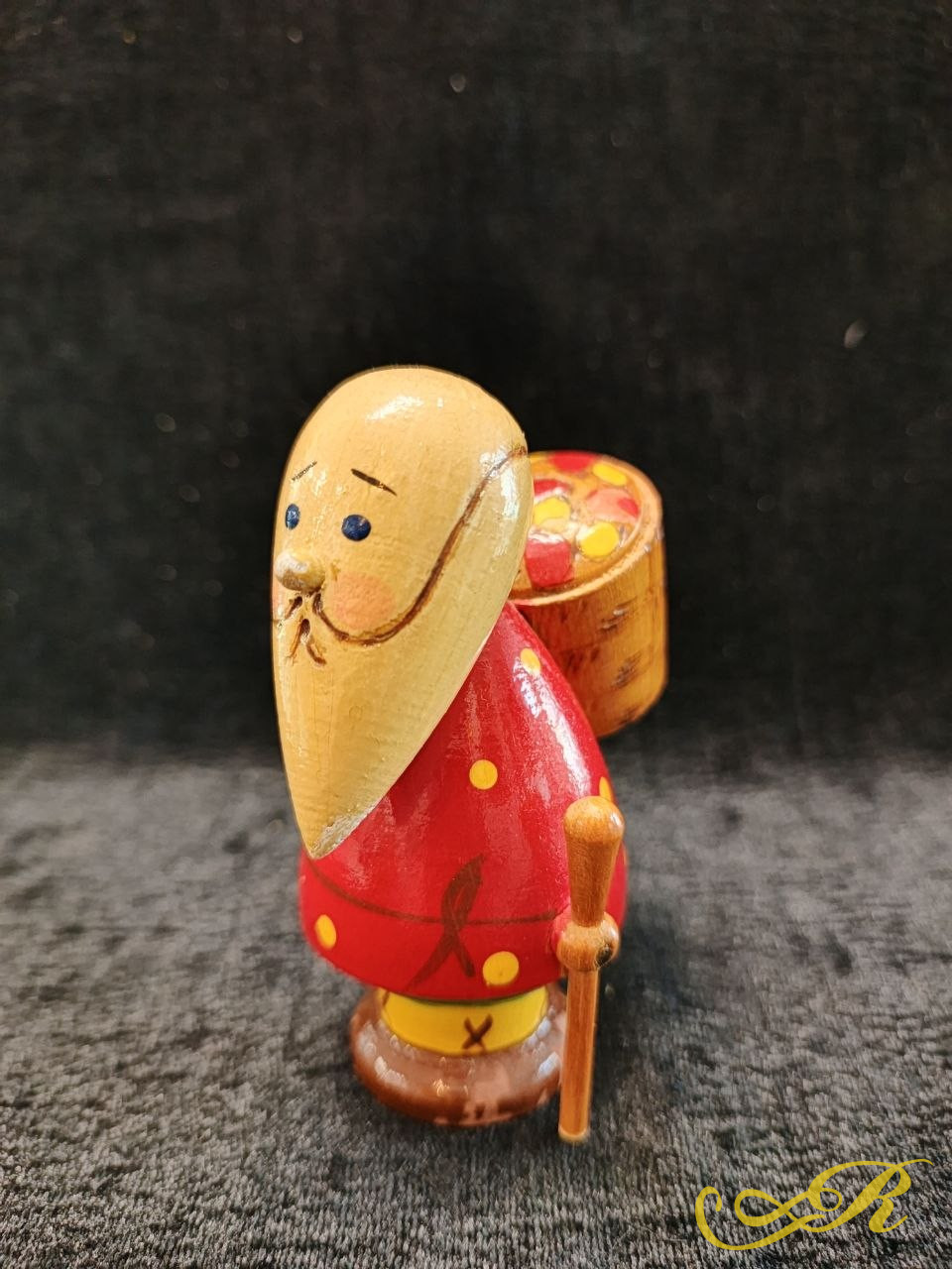 Винтажная деревянная фигурка. СССР. Ручная роспись. В-9,5 см. Ш-4,5 см.