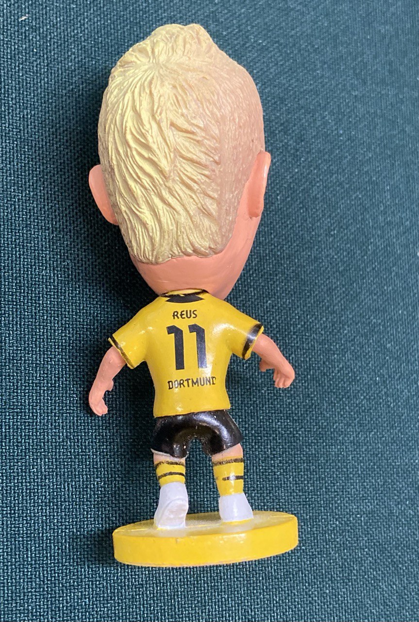 Фигурки футболистов 3 шт. Цена за 1 фигурку. Высота 7 см.