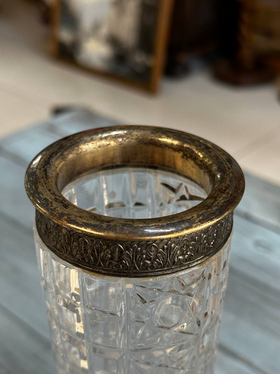 Ваза с серебряным горлышком