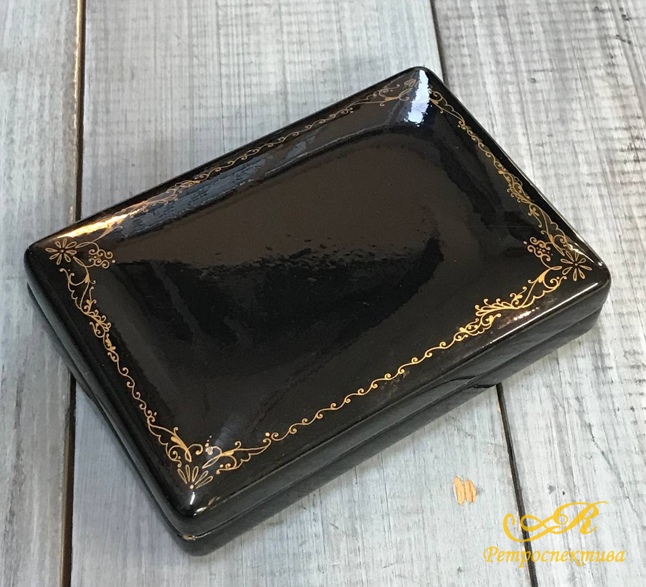 Шкатулка папье-маше,дерево,золото, лак.