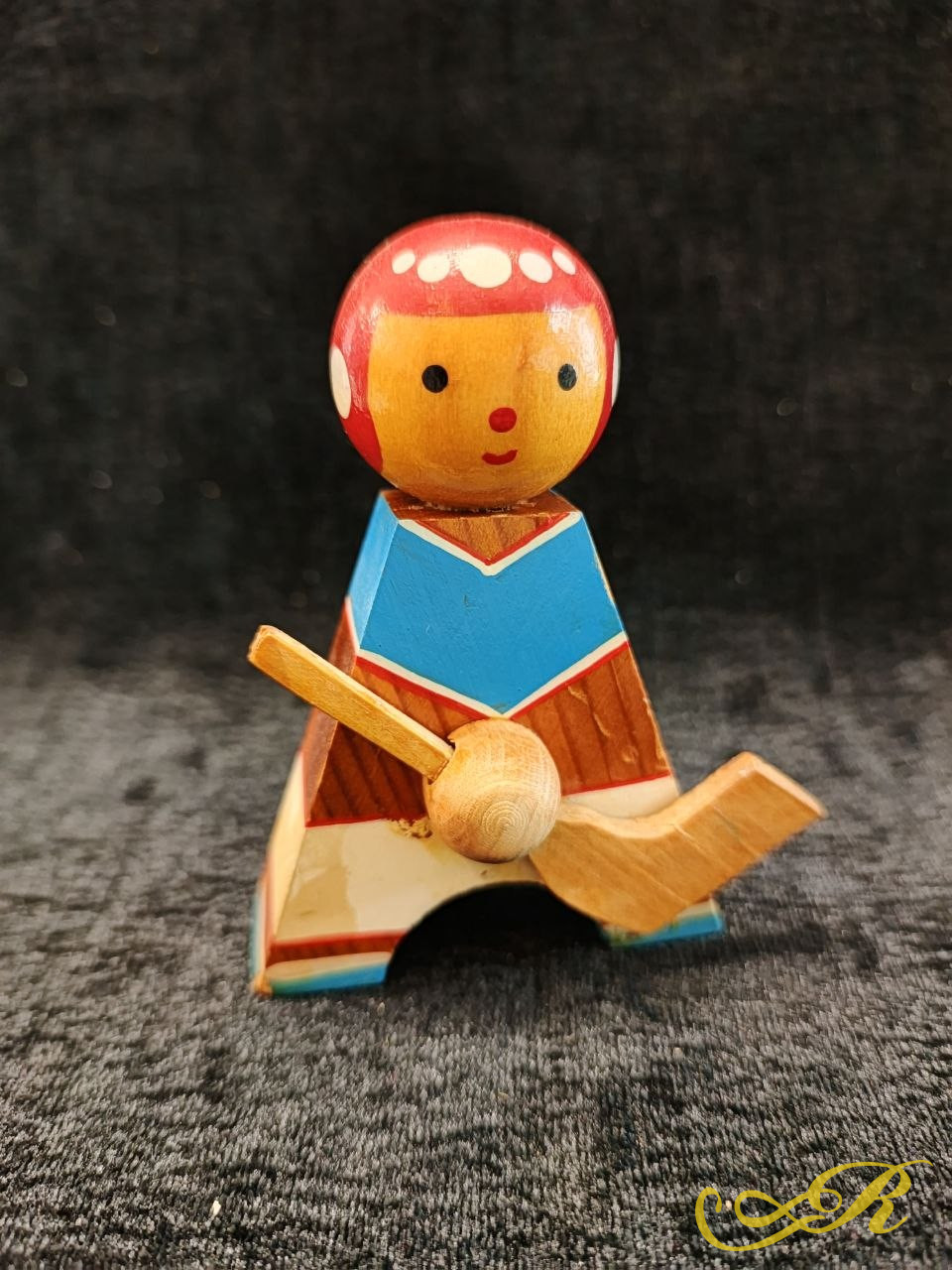 Винтажная деревянная фигурка. СССР. Ручная роспись. В-9 см. Ш-6 см.