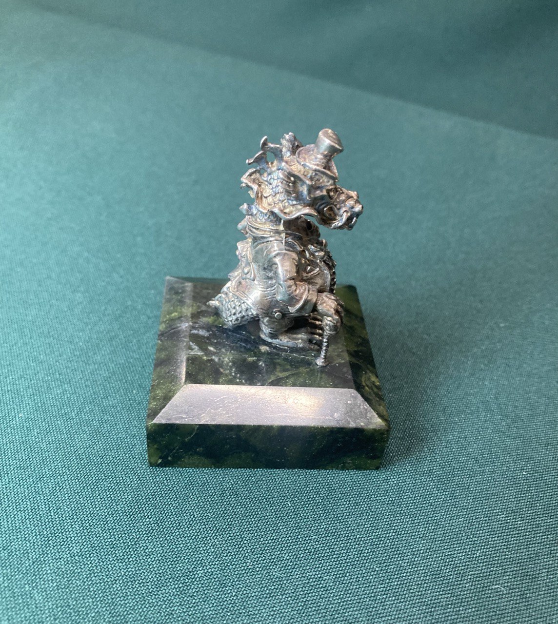 Сувенир «Дракон» серебро 925 пр. 63,14 гр. общ.вес 200 гр.