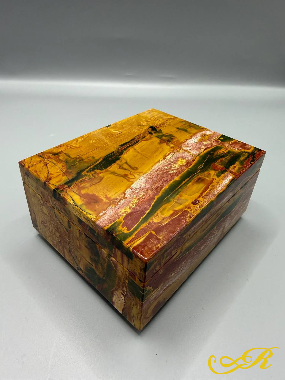 Шкатулка сибайская яшма (Пикассо), бронза. 
